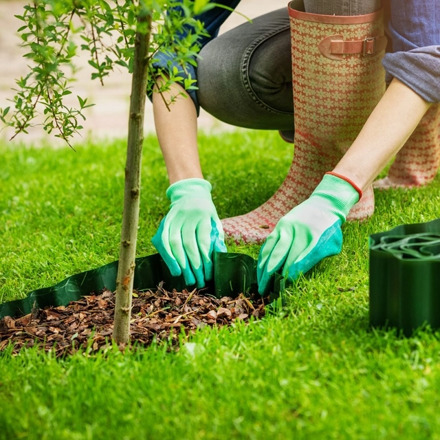 Mulčovací kůra, kačírek do záhonů